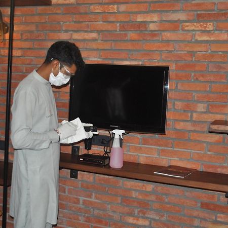 Virohaa Hotel Nuova Delhi Esterno foto